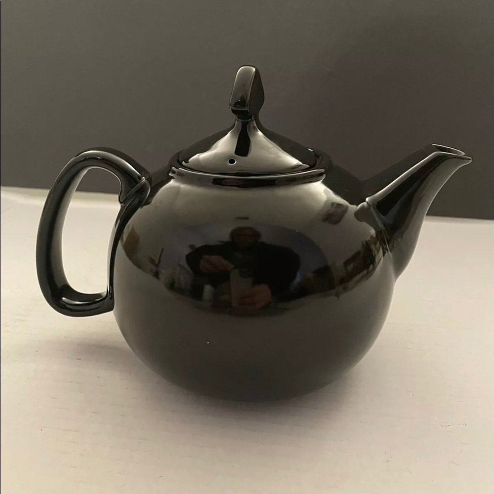 Chantal~2003 Black 4 Cup/1 Qt Glazed Stoneware Teapot~92-TP11